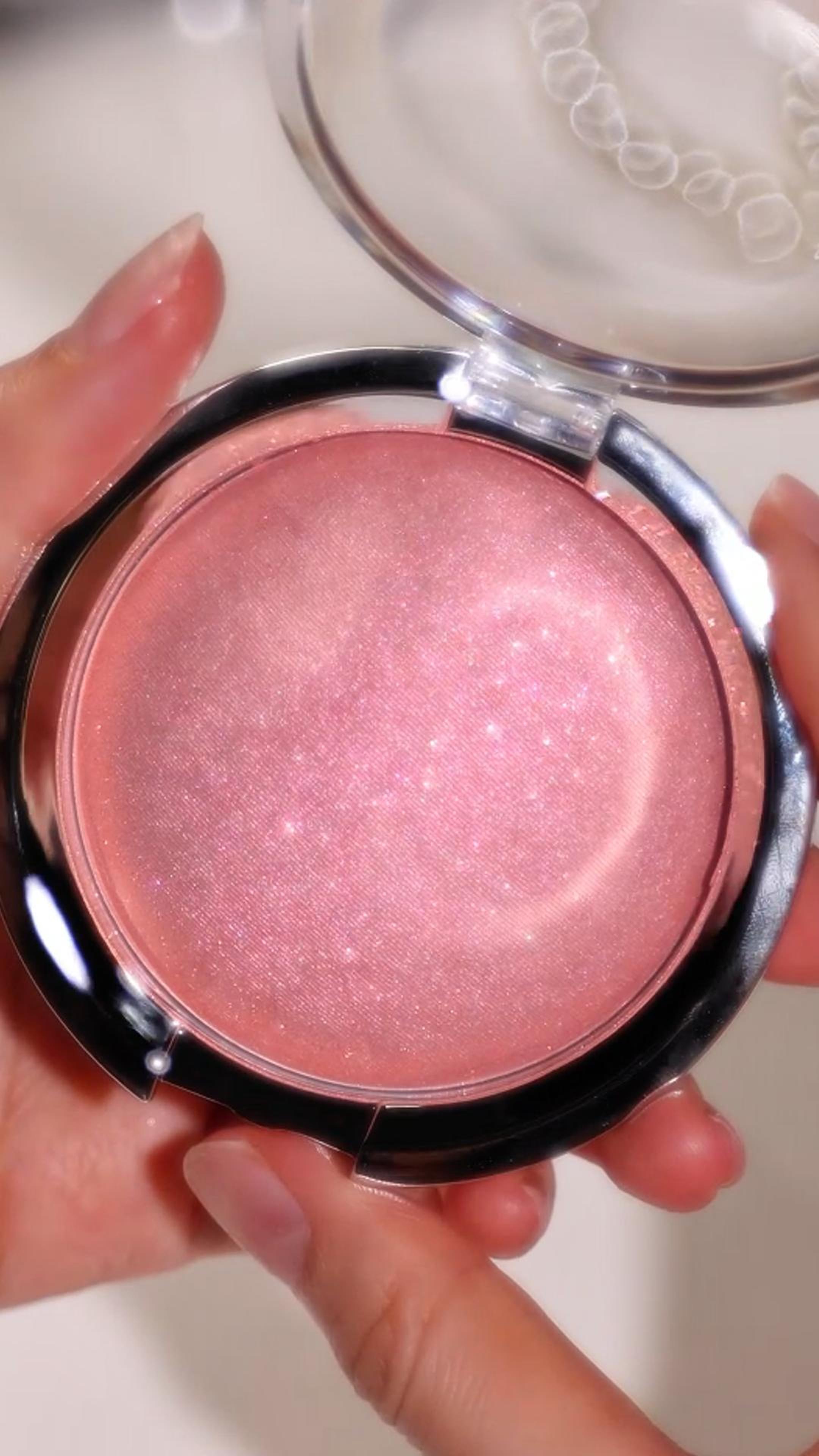 DE’LANCI 10-Color Highlighter  – Multi-Dimensional Glow, Long-Lasting Shimmer for Face & Body